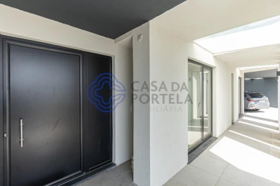 Moradia para Venda em Milheiros