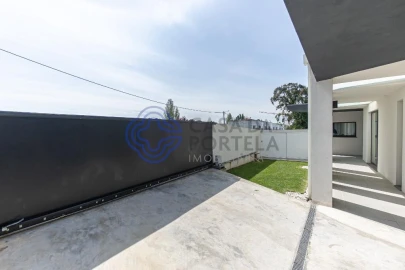 Moradia para Venda em Milheiros