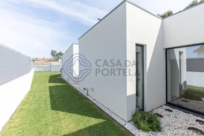 Moradia para Venda em Milheiros