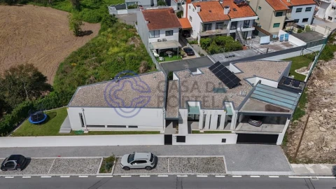 Moradia para Venda em Milheiros