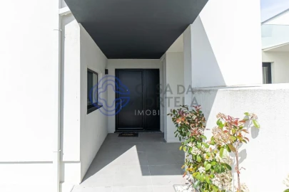 Moradia para Venda em Milheiros