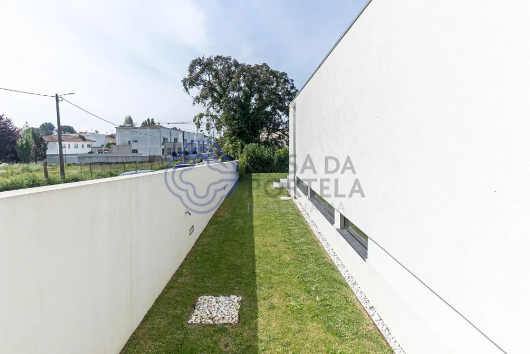 Moradia para Venda em Milheiros Foto 10