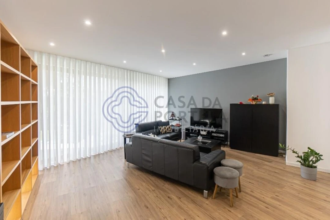 Moradia para Venda em Milheiros Foto 18