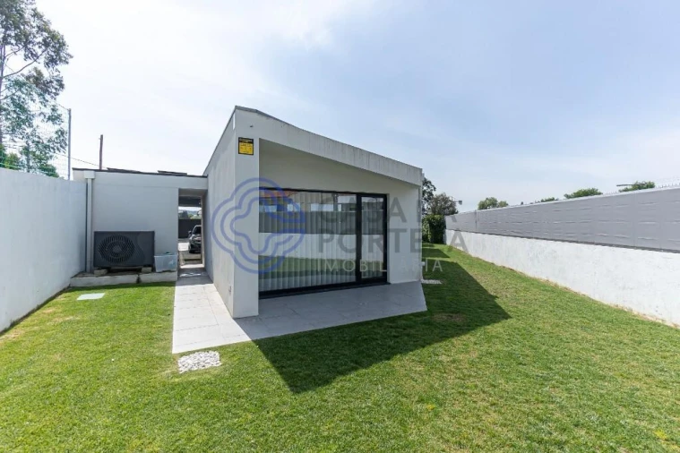 Moradia para Venda em Milheiros Foto 69