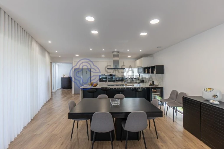 Moradia para Venda em Milheiros Foto 21