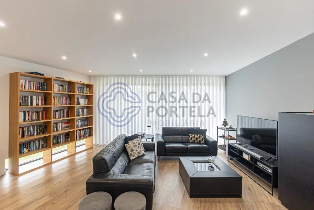 Moradia para Venda em Milheiros Foto 17