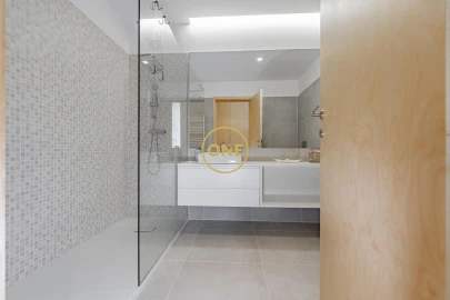 Apartamento T3 para Venda em Aver-O-Mar, Amorim e Terroso