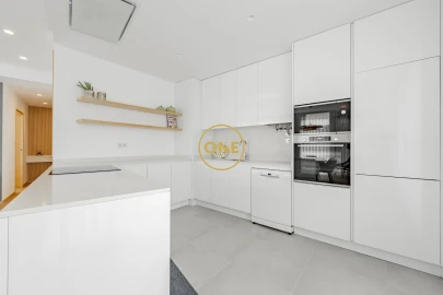 Apartamento T3 para Venda em Aver-O-Mar, Amorim e Terroso