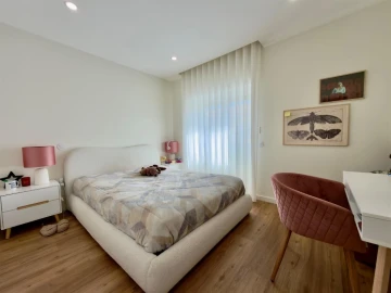 Moradia T5 para Venda em Santo Antonio dos Olivais