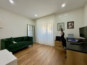 Moradia T5 para Venda em Santo Antonio dos Olivais
