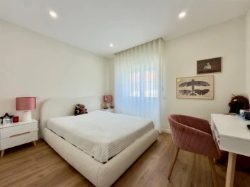 Moradia T5 para Venda em Santo Antonio dos Olivais