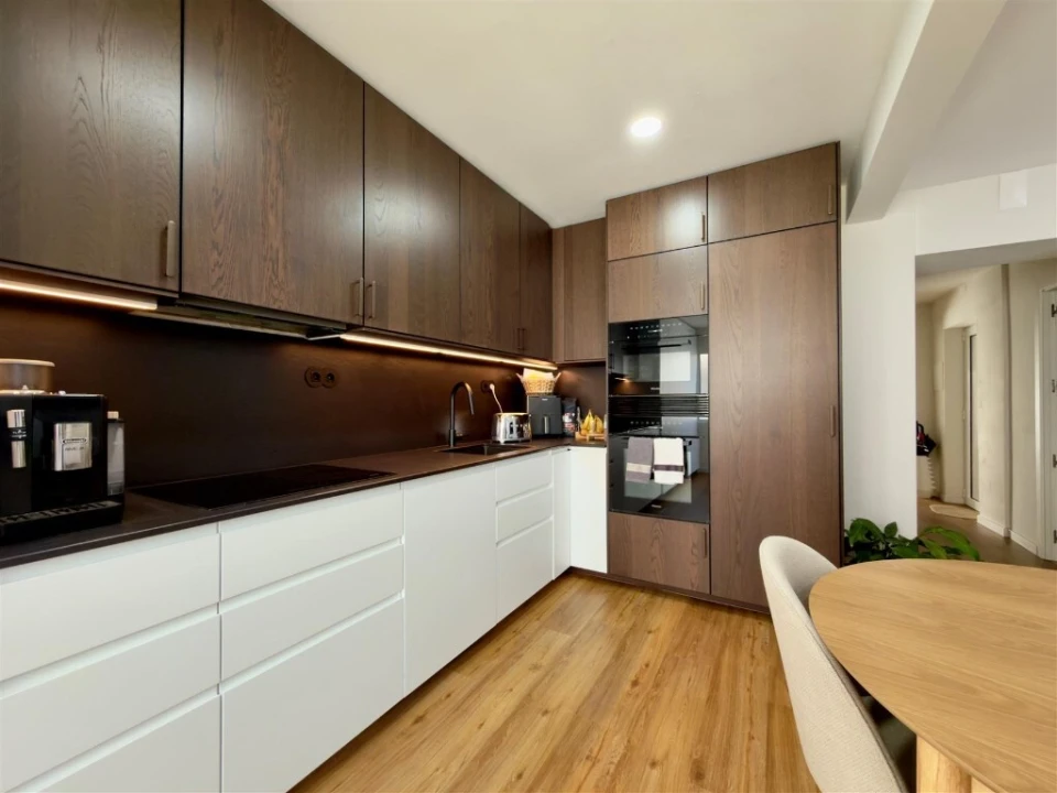 Moradia T5 para Venda em Santo Antonio dos Olivais Foto 1