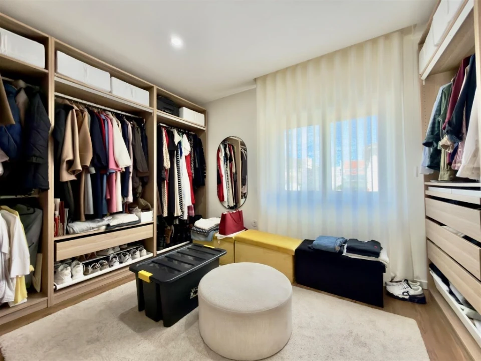 Moradia T5 para Venda em Santo Antonio dos Olivais Foto 5