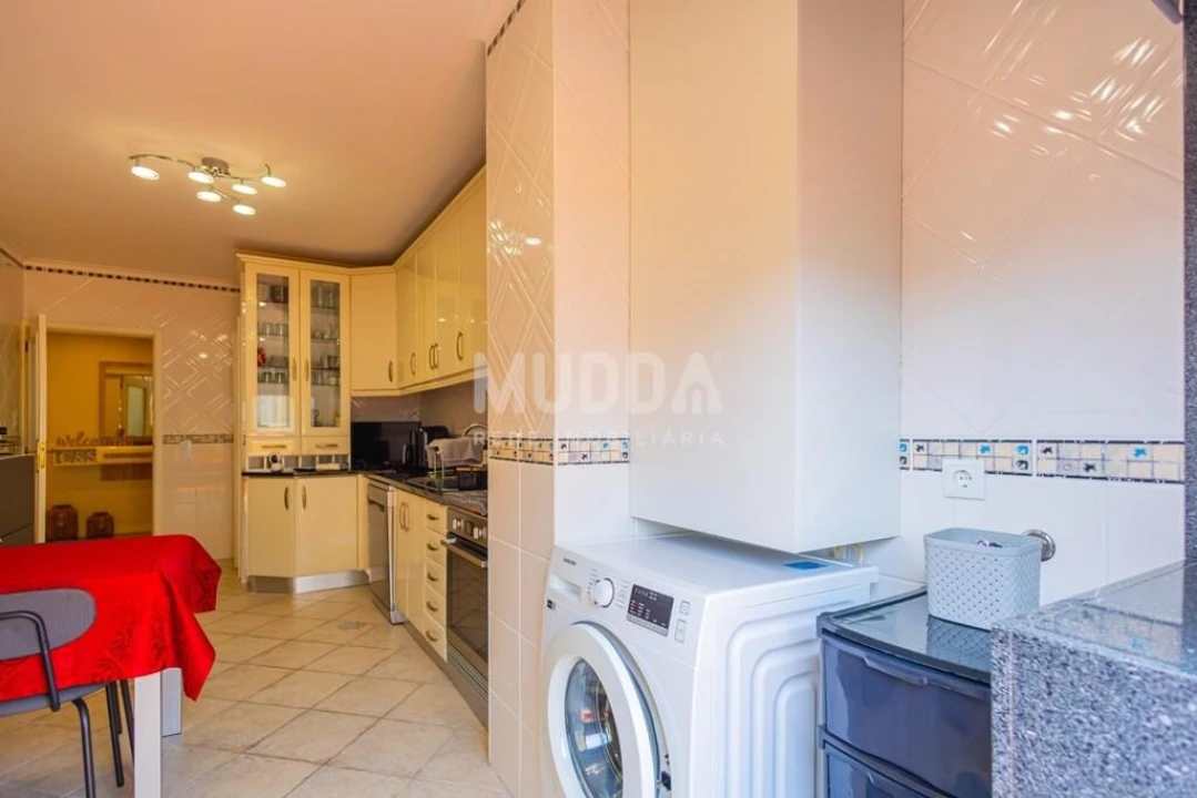 Apartamento T2 para Venda em Nogueira da Regedoura Foto 9