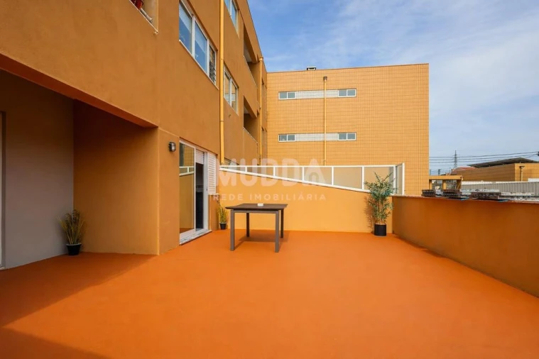 Apartamento T2 para Venda em Nogueira da Regedoura Foto 13