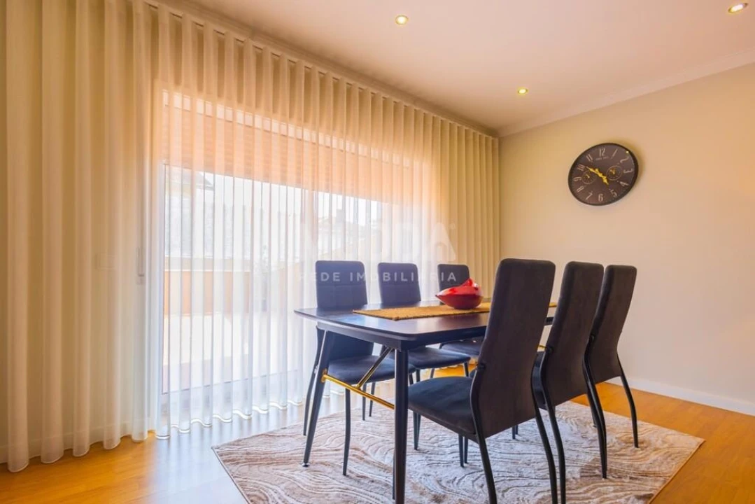 Apartamento T2 para Venda em Nogueira da Regedoura Foto 5