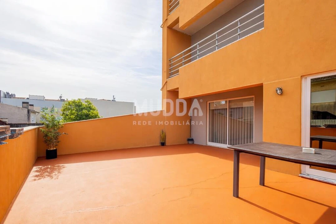 Apartamento T2 para Venda em Nogueira da Regedoura Foto 11