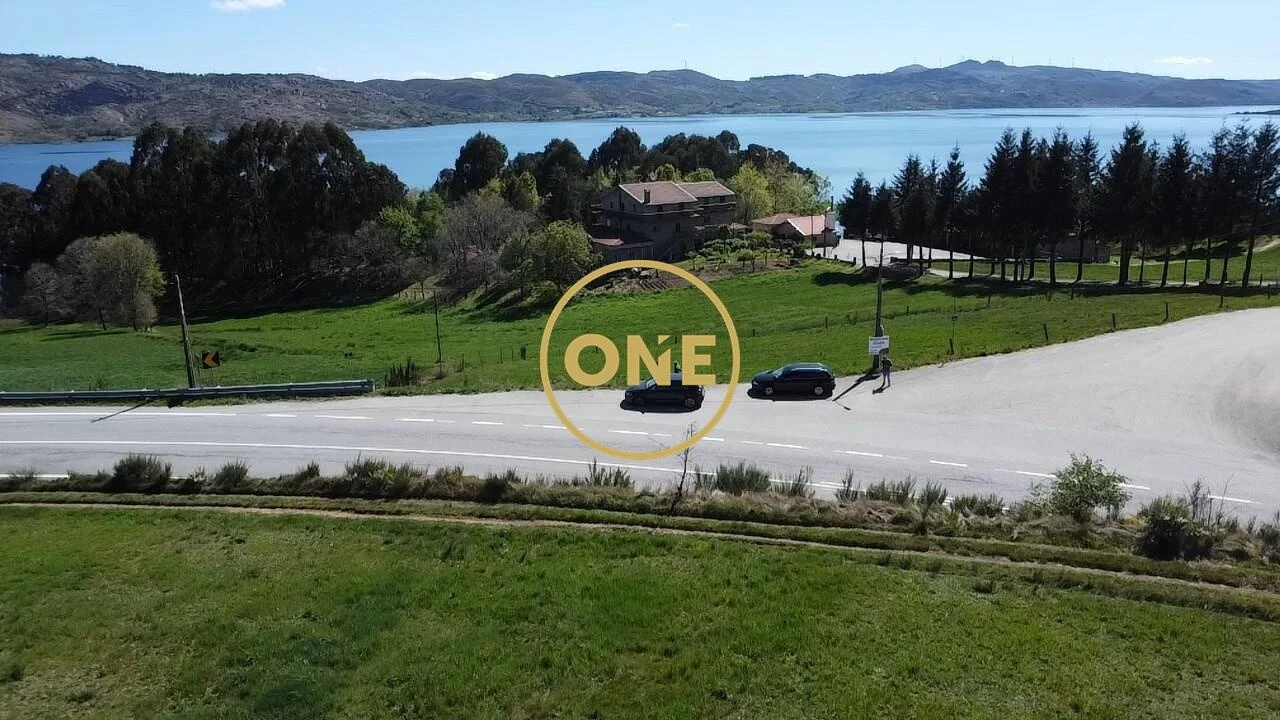 Terreno para Venda em Chã Foto 1