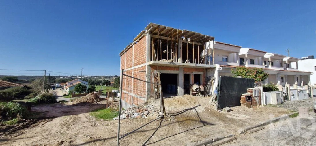 Moradia T3 para Venda em Rio Maior Foto 5