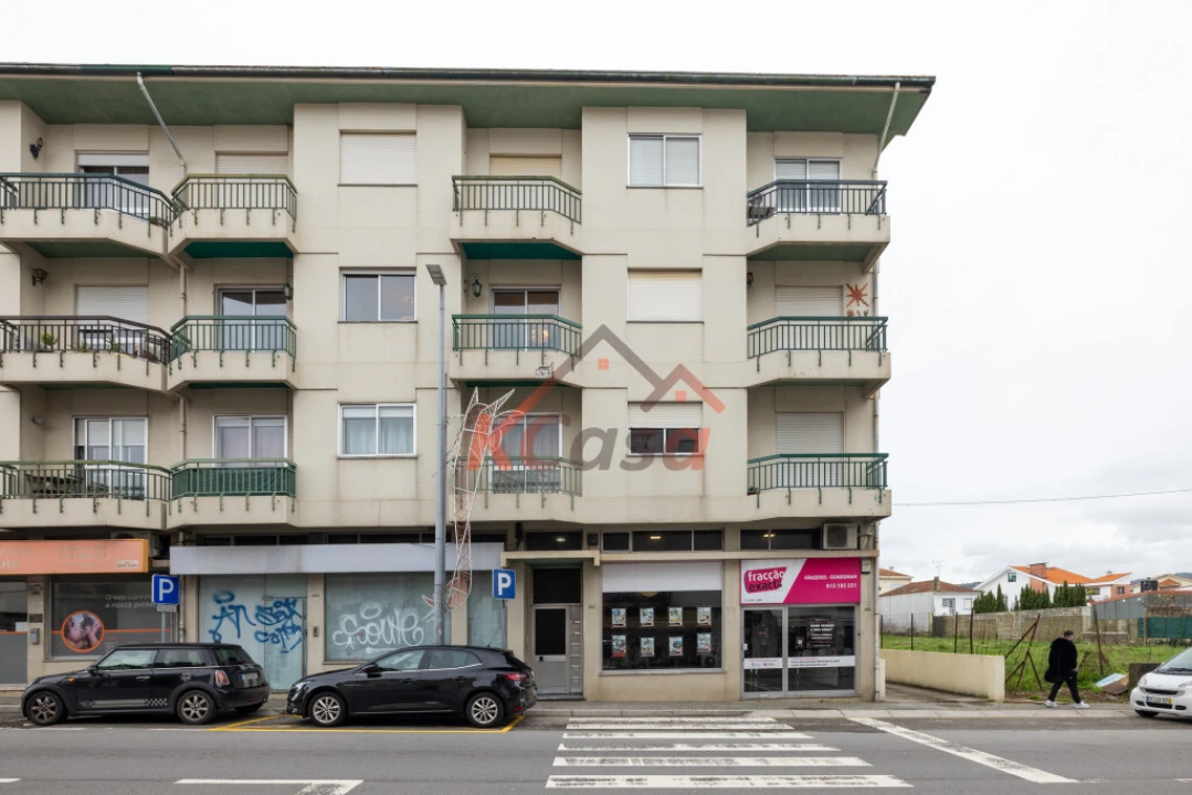 Apartamento T3 para Venda em Fânzeres e São Pedro da Cova Foto 2