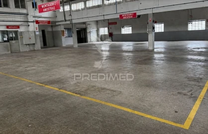 Armazém para Venda em Escapães