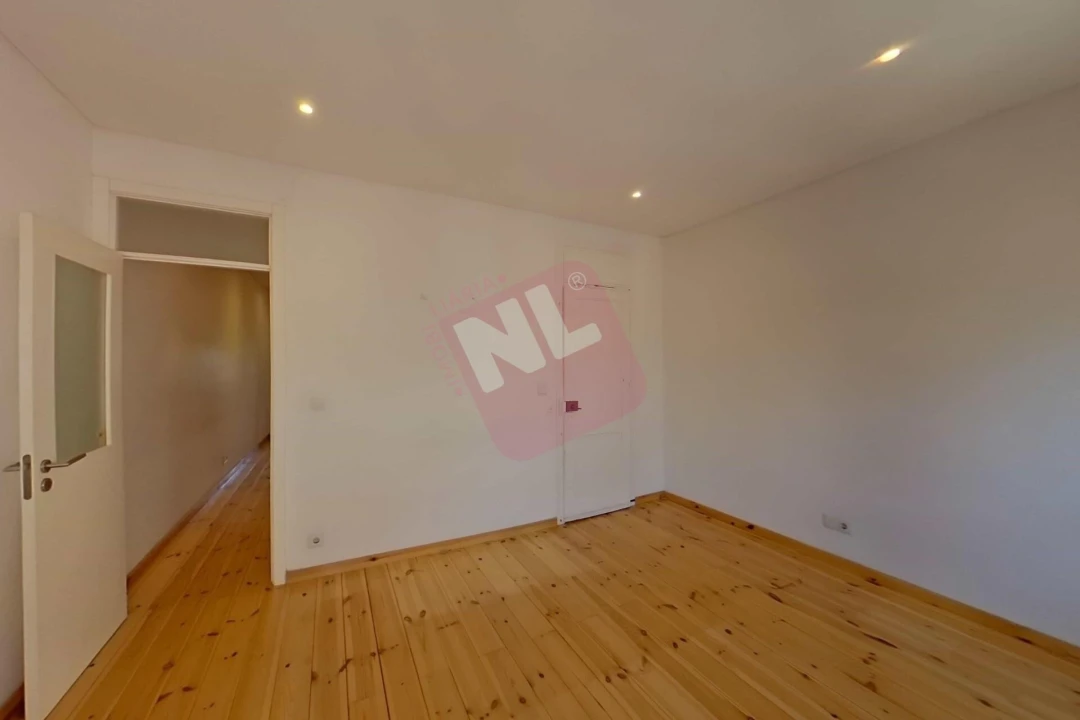 Apartamento T1 para Venda em Estrela Foto 6