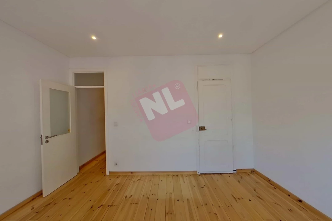 Apartamento T1 para Venda em Estrela Foto 5