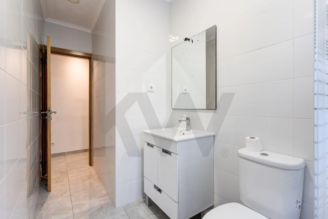 Apartamento T1 para Venda em Camarate, Unhos e Apelação Foto 9