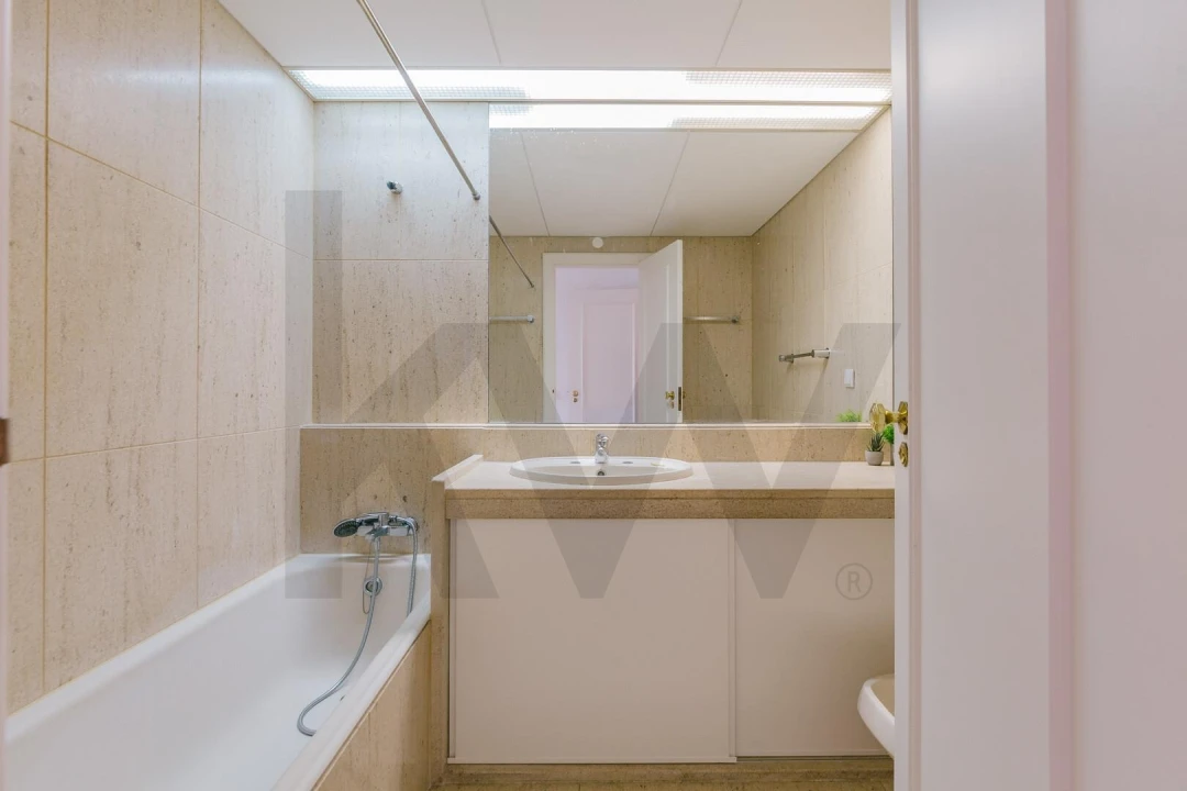 Apartamento T4 para Venda em Avenidas Novas Foto 23