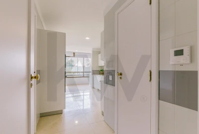 Apartamento T4 para Venda em Avenidas Novas