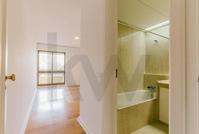 Apartamento T4 para Venda em Avenidas Novas