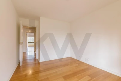 Apartamento T4 para Venda em Avenidas Novas
