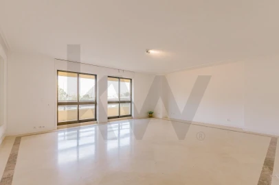 Apartamento T4 para Venda em Avenidas Novas