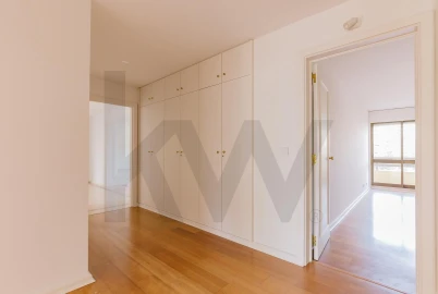 Apartamento T4 para Venda em Avenidas Novas