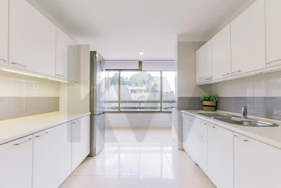 Apartamento T4 para Venda em Avenidas Novas