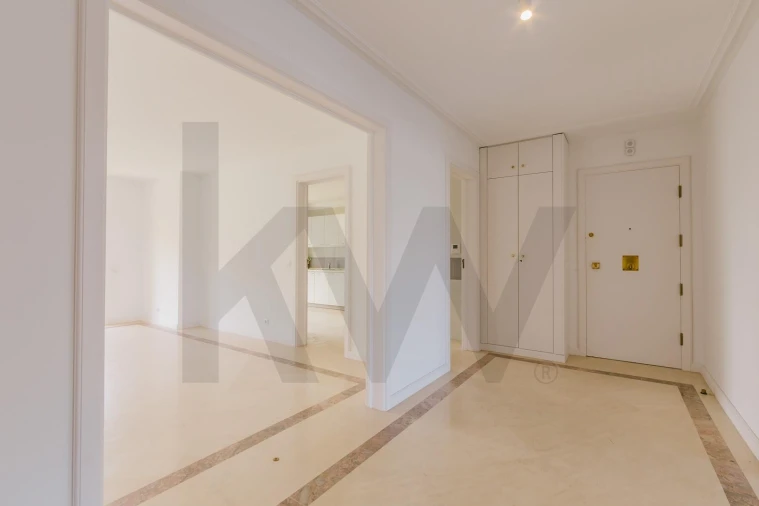 Apartamento T4 para Venda em Avenidas Novas Foto 2