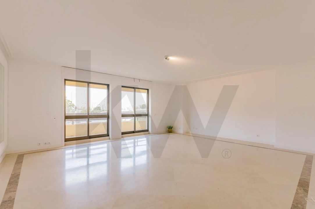 Apartamento T4 para Venda em Avenidas Novas Foto 6