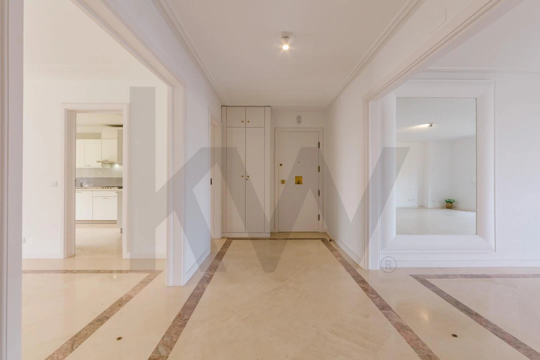 Apartamento T4 para Venda em Avenidas Novas Foto 1