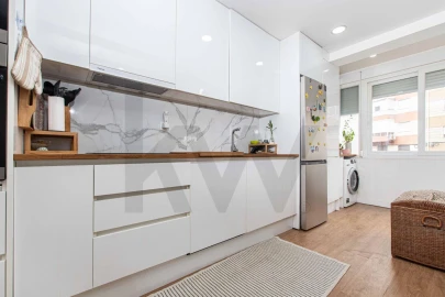 Apartamento T1 para Venda em Póvoa de Santo Adrião e Olival Basto