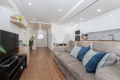 Apartamento T1 para Venda em Póvoa de Santo Adrião e Olival Basto