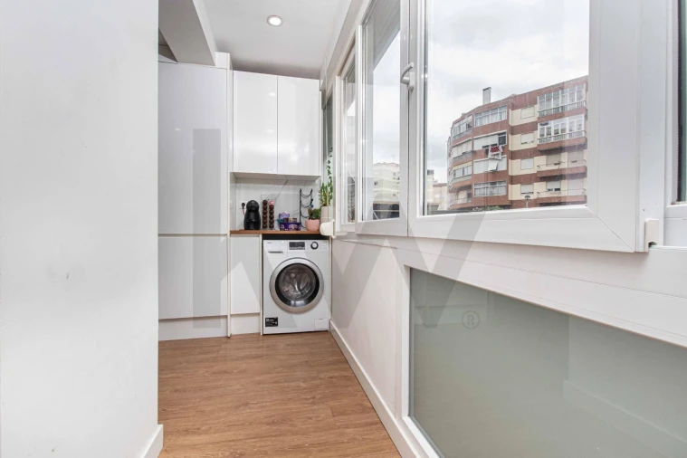 Apartamento T1 para Venda em Póvoa de Santo Adrião e Olival Basto Foto 12