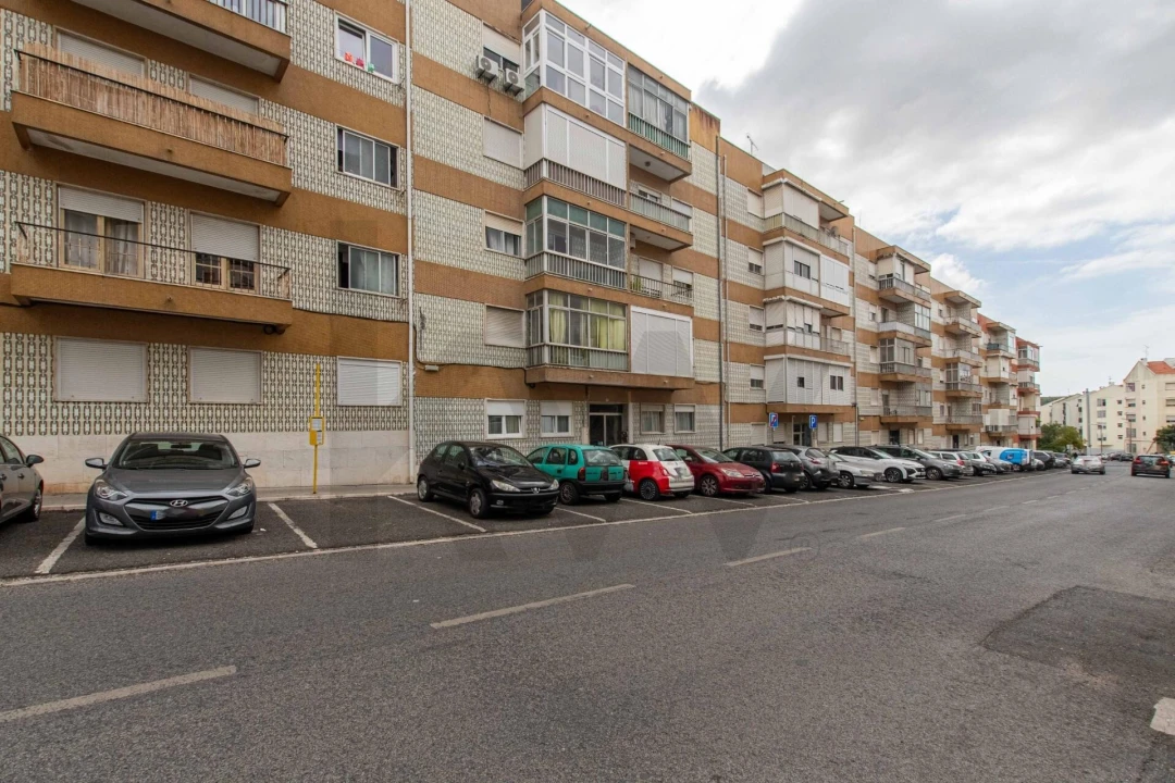 Apartamento T1 para Venda em Póvoa de Santo Adrião e Olival Basto Foto 20