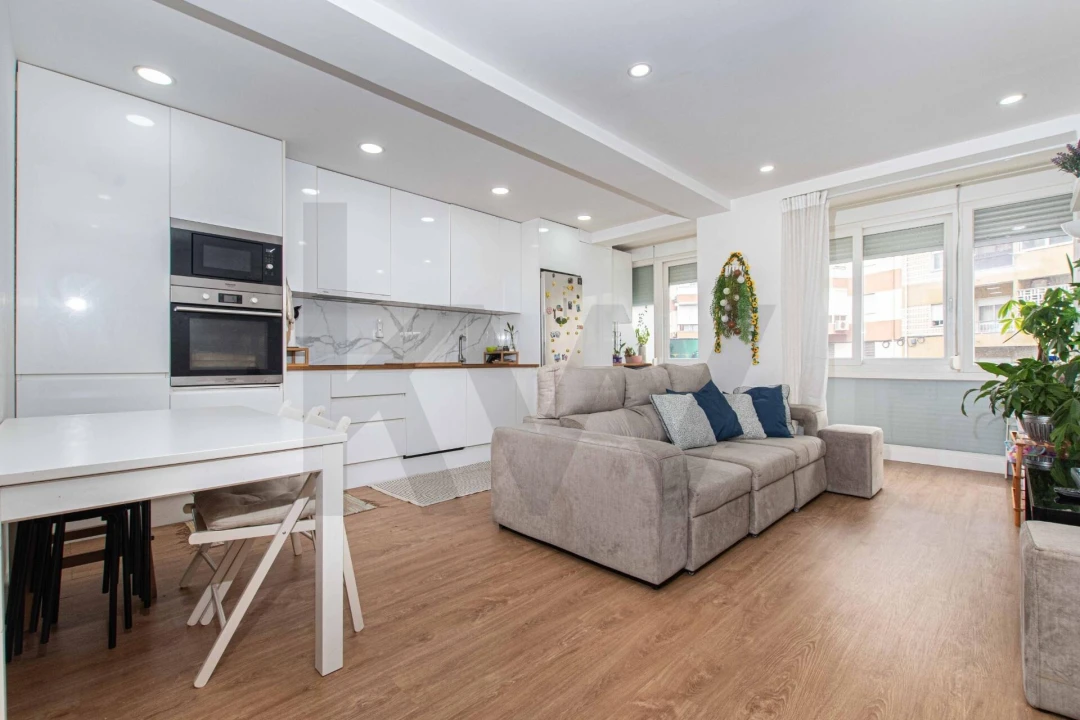 Apartamento T1 para Venda em Póvoa de Santo Adrião e Olival Basto Foto 1