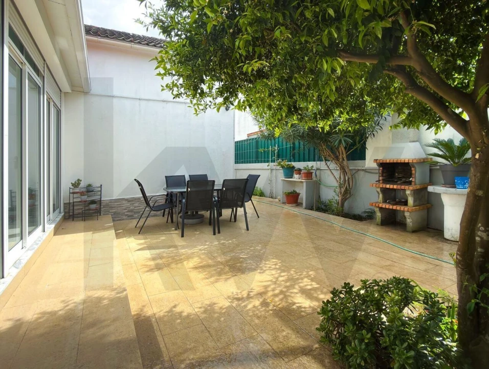 Moradia T2 para Venda em Quinta do Conde Foto 4