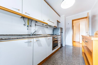 Apartamento T1 para Arrendamento em Areeiro