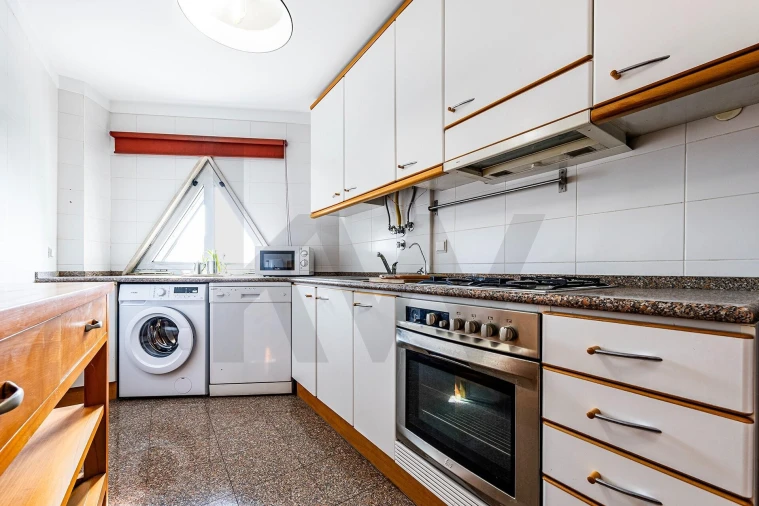 Apartamento T1 para Arrendamento em Areeiro Foto 16