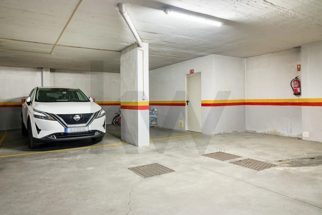 Apartamento T3 para Venda em Carcavelos e Parede Foto 21