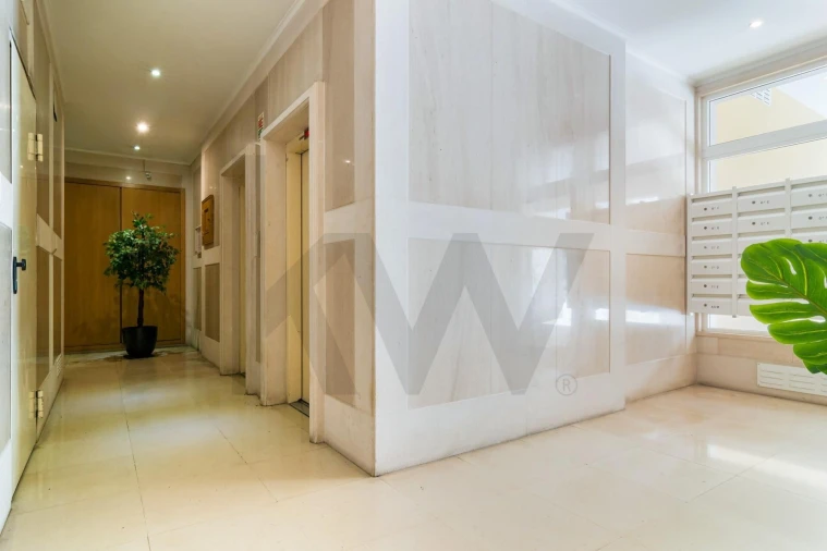 Apartamento T3 para Venda em Carcavelos e Parede Foto 20