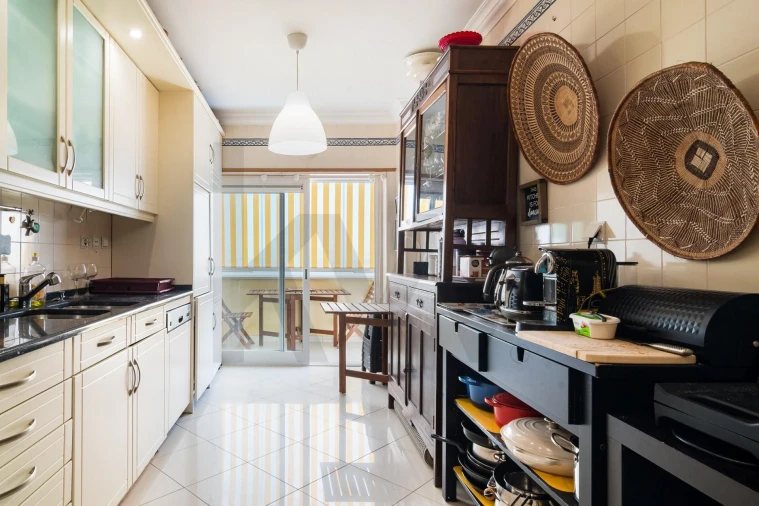 Apartamento T3 para Venda em Carcavelos e Parede Foto 8