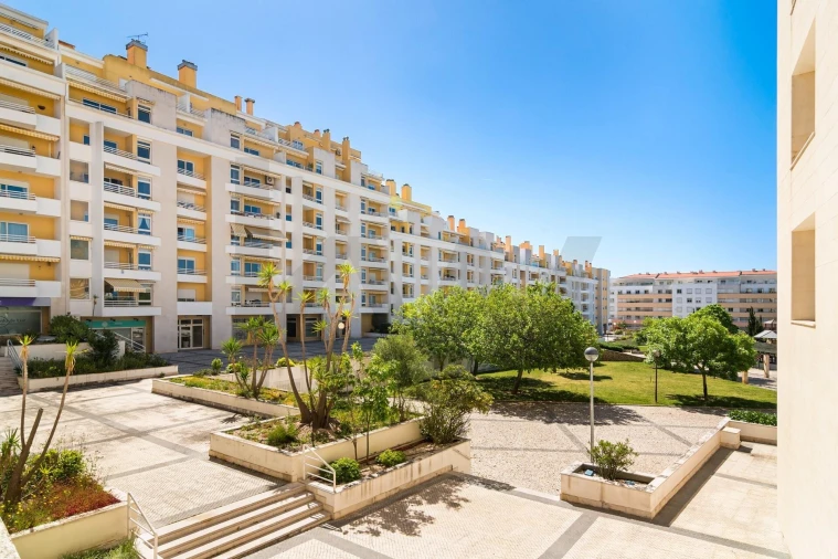 Apartamento T3 para Venda em Carcavelos e Parede Foto 22